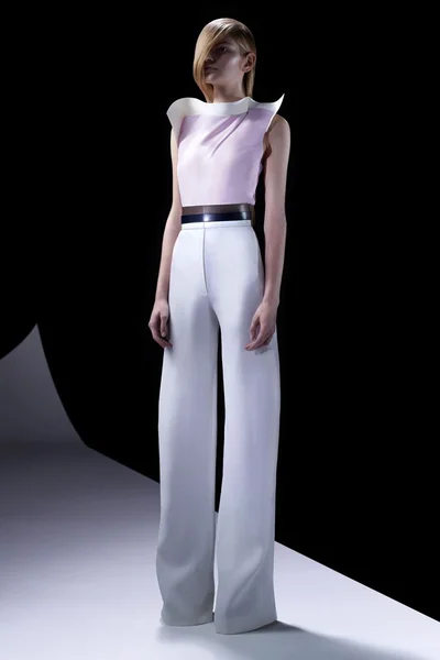 Look 16
